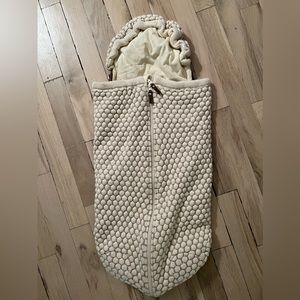 Joolz Essentials Honeycomb Nest